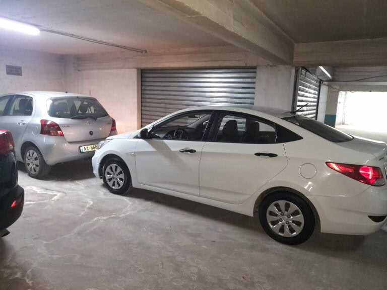 Toyota Yaris 1.4L Naftë 2007, automjet i mirëmbajtur, në dispozicion në Tiranë.
